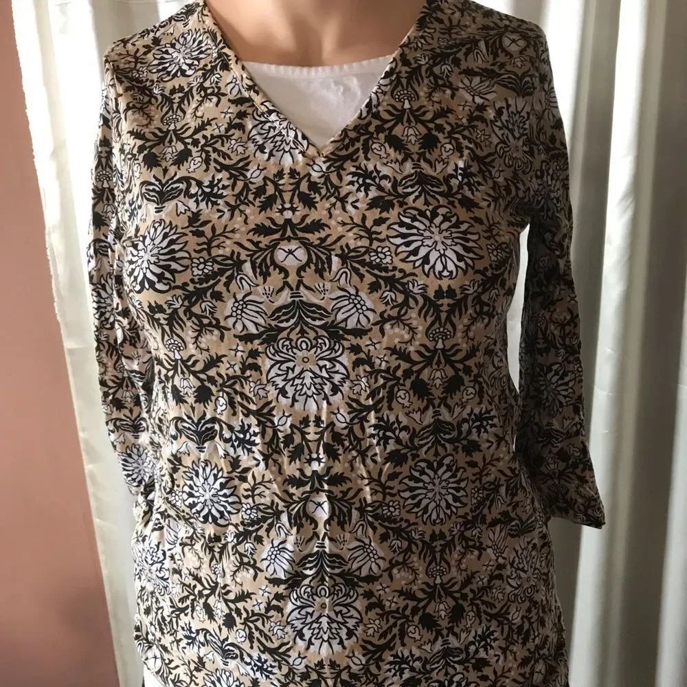 White Stag Floral Top sz M